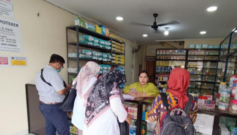 Dinkes Kabupaten Tangerang Segel 2 Apotek yang Tidak Berizin di Rajeg