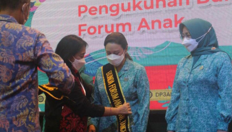 Menteri Pppa Kukuhkan Yuli Zaki Jadi Bunda Forum Anak Kabupaten Tangerang