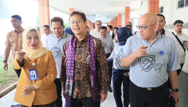 Menkes RI Budi Gunadi saat berkunjung ke RSUD Kabupaten Tangerang