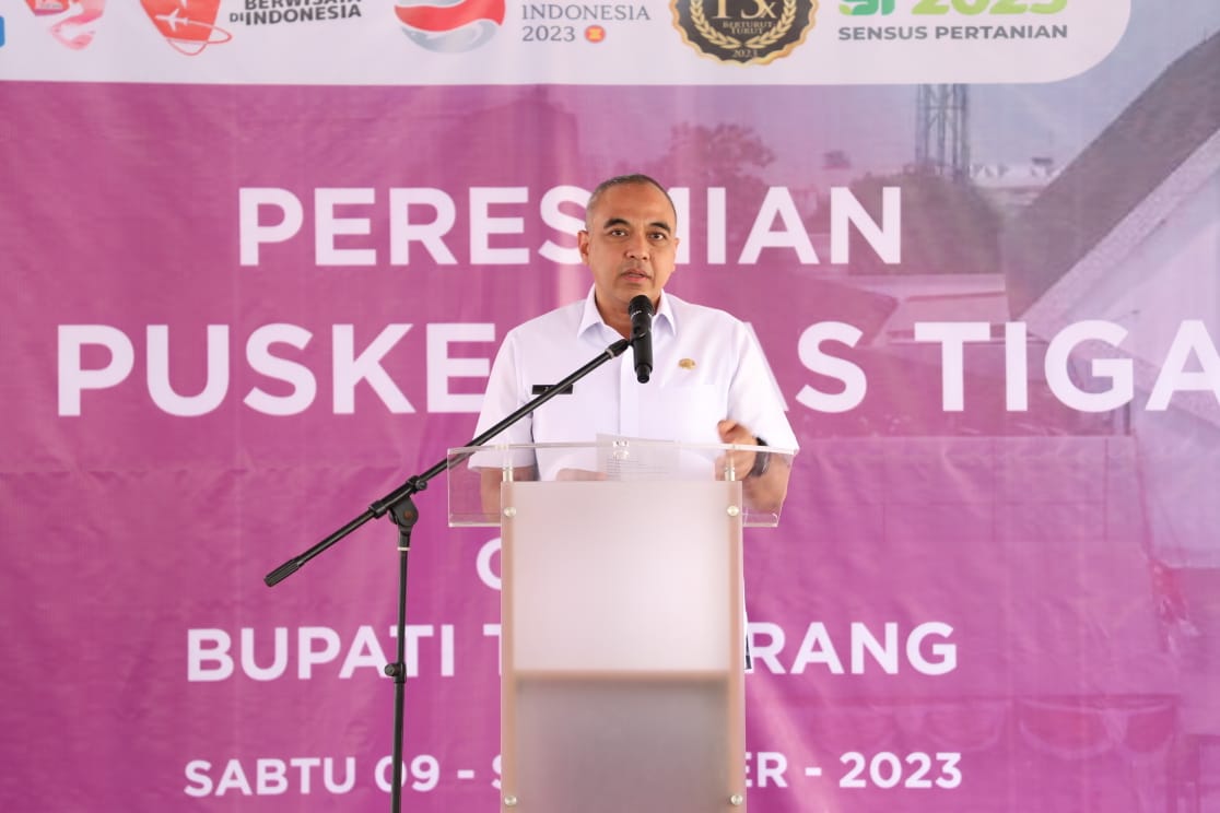 Bupati Tangerang, Ahmed Zaki Iskandar, saat meresmikan gedung baru Puskesmas Tigaraksa